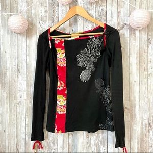 Unique black shirt with Japanese print and detail